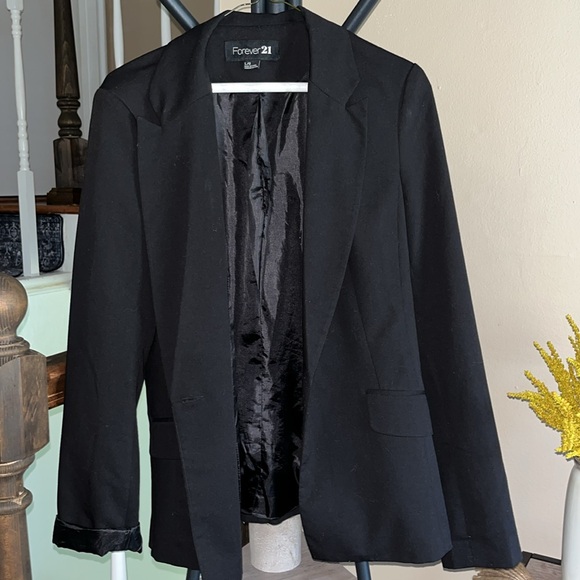 Blazer - Picture 5 of 10
